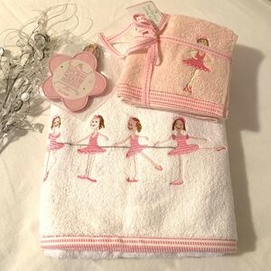 Akova Kids Ballet Bath & Face Towel Set With Photo/ Mirror Keychain